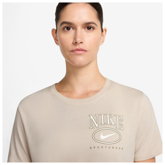 Nike Γυναικεία κοντομάνικη μπλούζα Sportswear Club